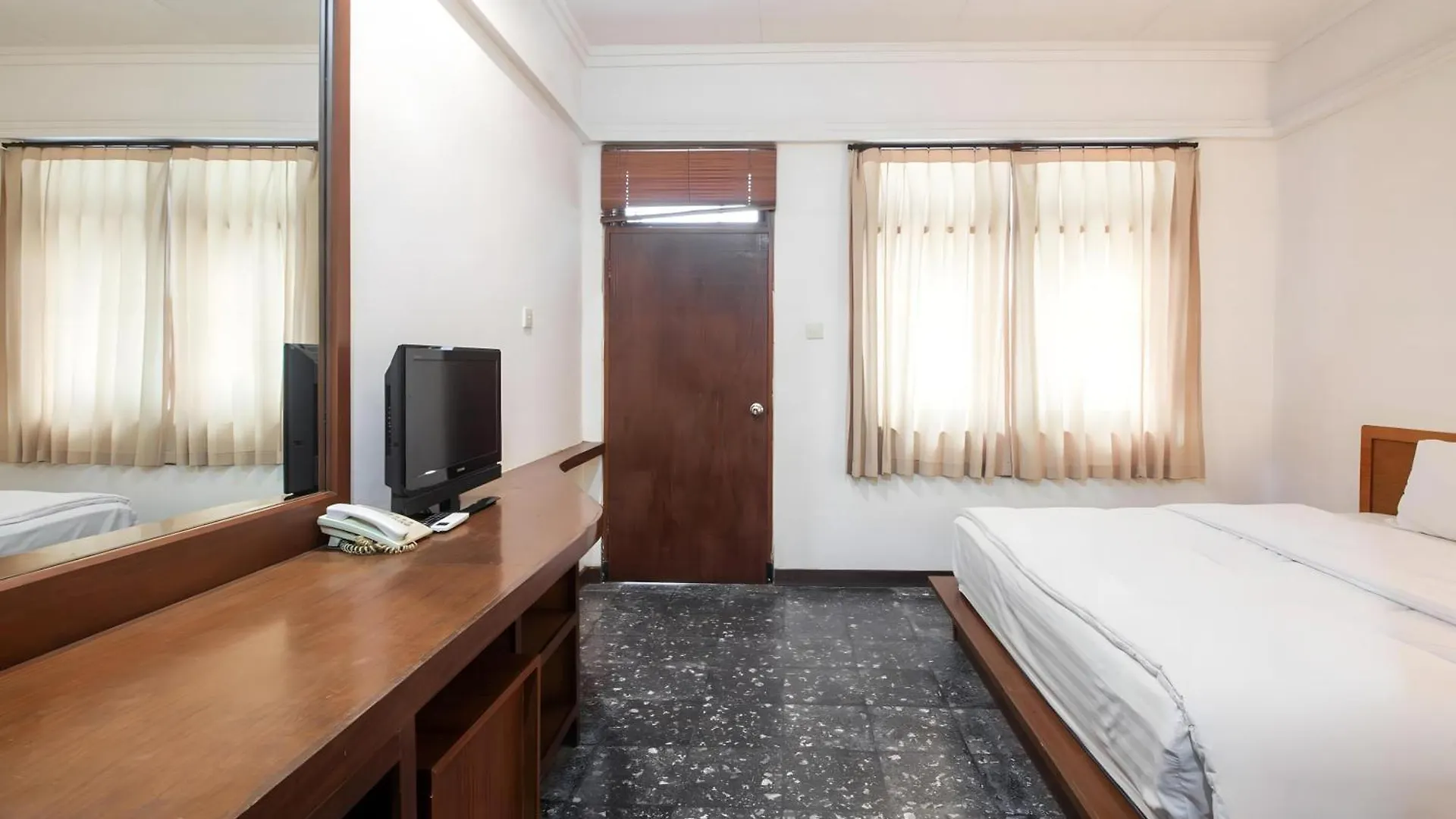 Capital O 93809 Wida Hotel Legian  2*, Legian (Bali)