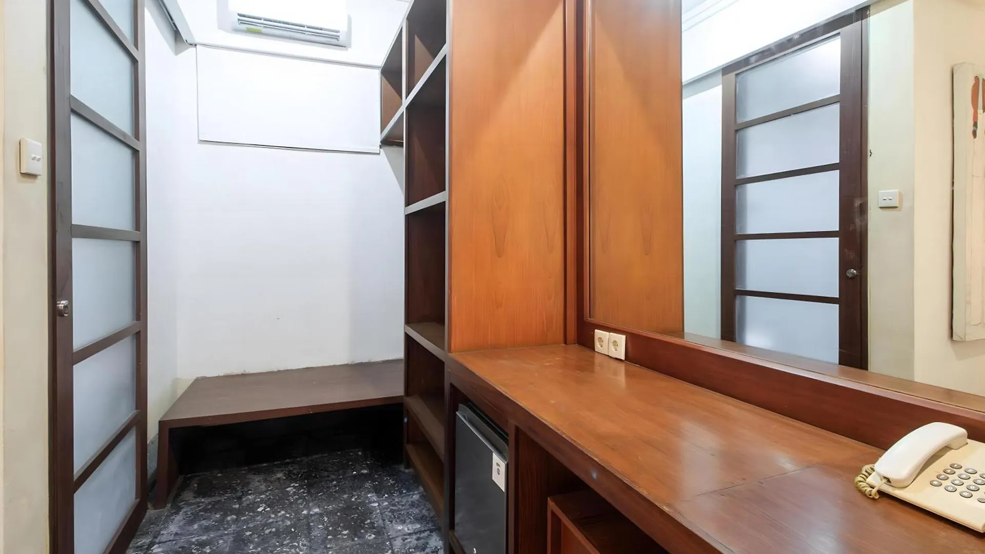 Capital O 93809 Wida Hotel Legian
